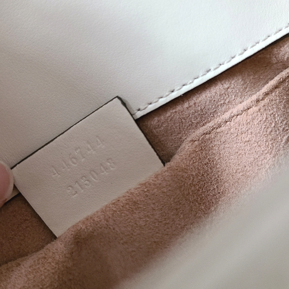 Gucci GG Marmont matelassé mini bag - Picture 11 of 15